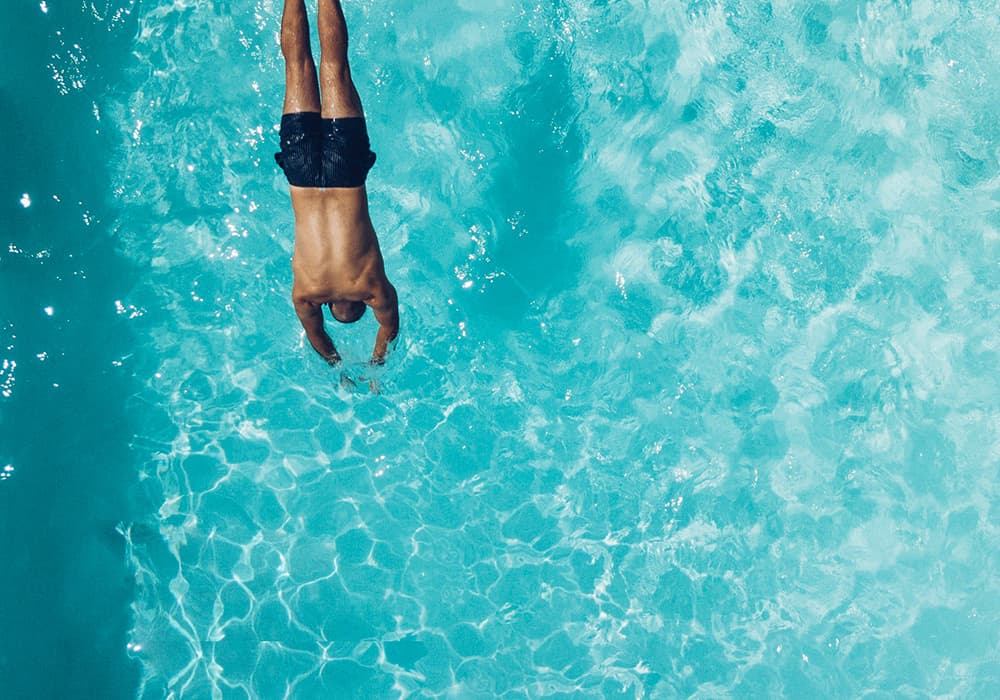 Does Your Pool Cleaning Service in Murrieta, Ca Know How to Treat Different Types of Algae?